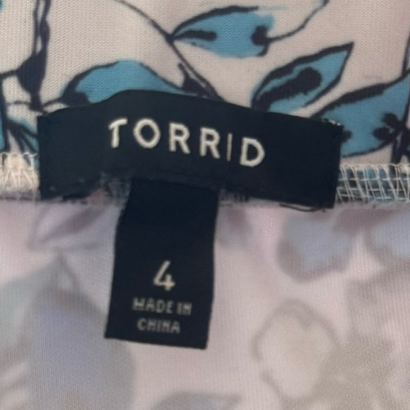 Torrid Floral Skirt - Picture 4 of 6